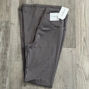 Love Wish V Waist Flare Leg Leggings